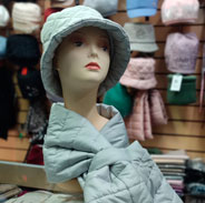 Зимние головные уборы в ТЦ Дом Быта